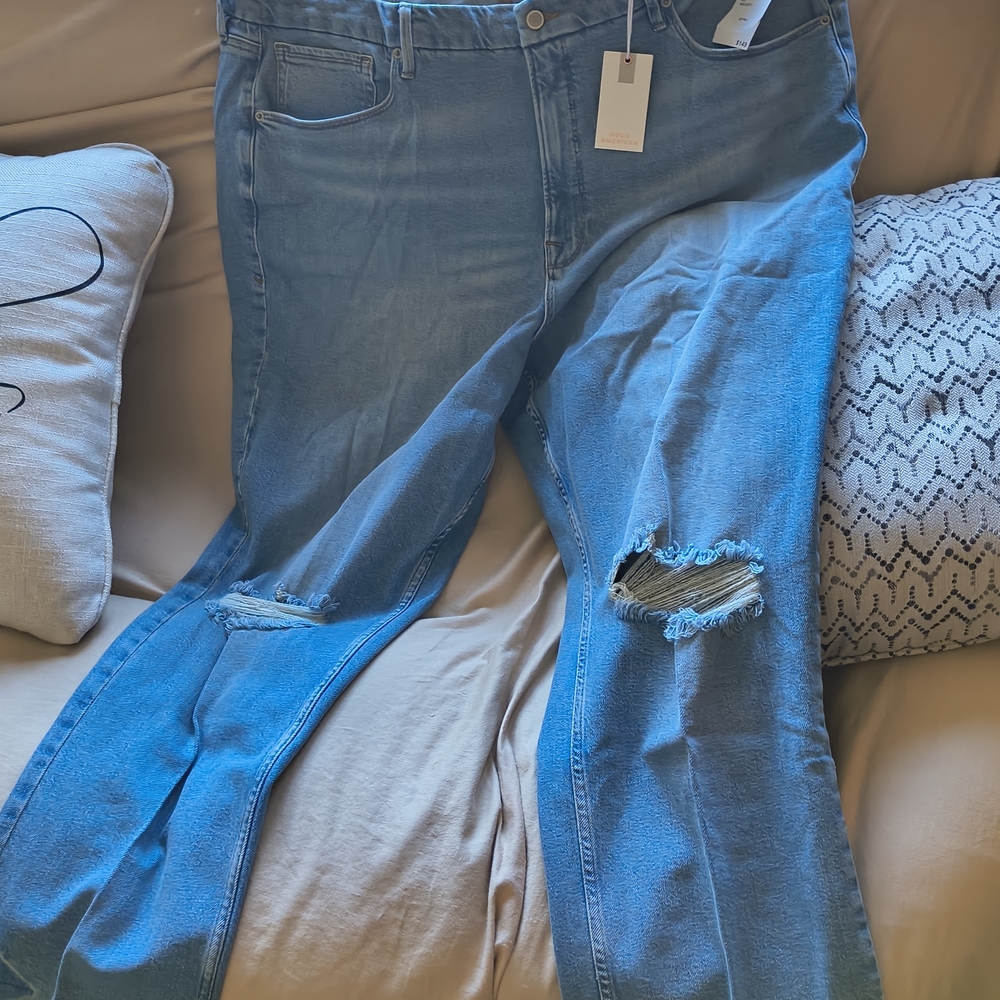 Good American Light Blue Boyfriend Jeans